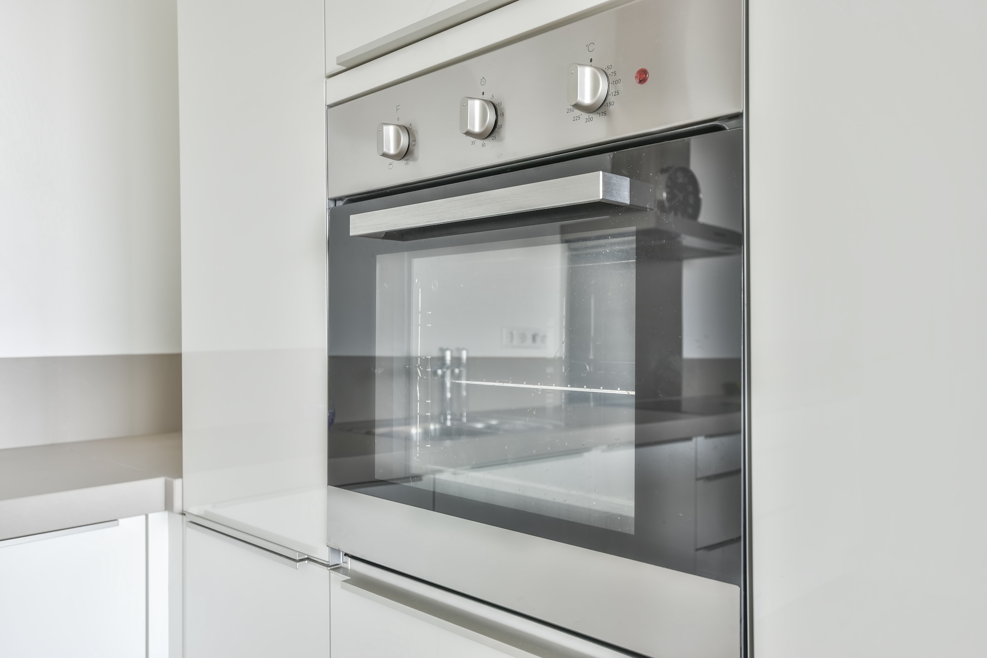 Oven Repairs Perth: Why Professional Servicing Saves You Money Long-Term